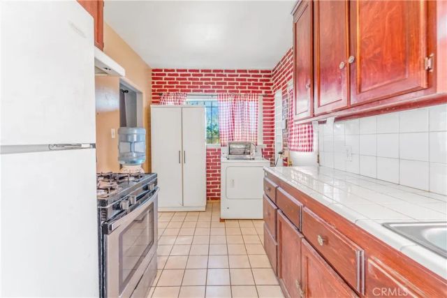 1709 Rialto, Colton, CA 92324