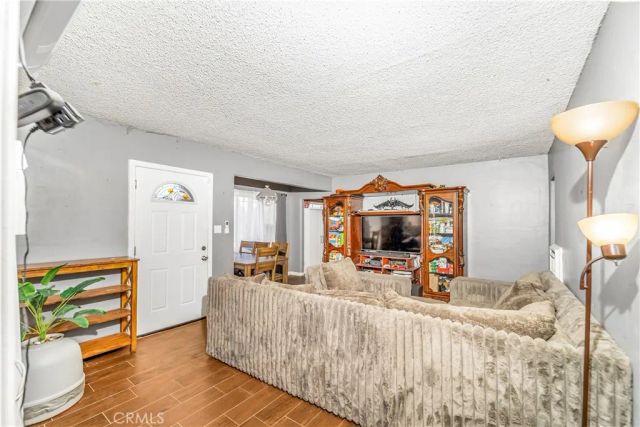 1709 Rialto, Colton, CA 92324