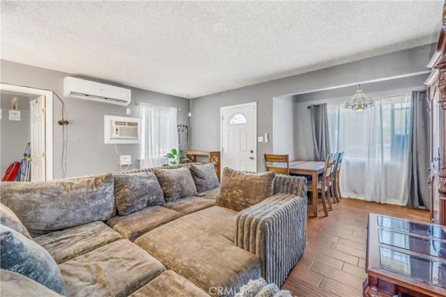 1709 Rialto, Colton, CA 92324