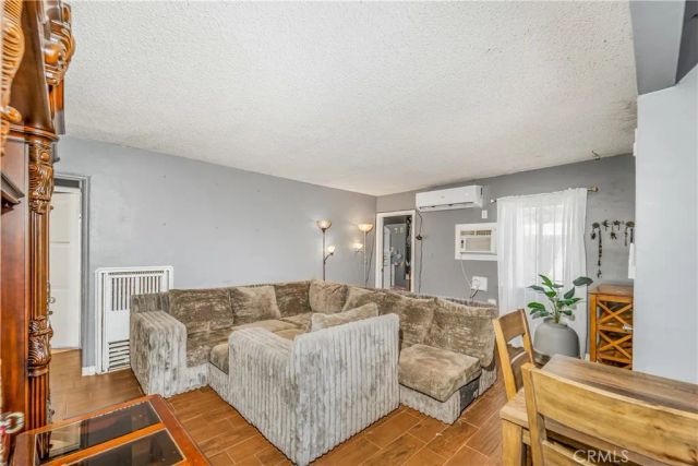 1709 Rialto, Colton, CA 92324