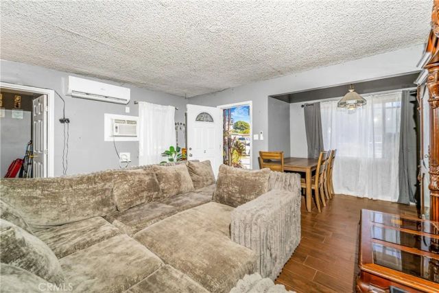 1709 Rialto, Colton, CA 92324