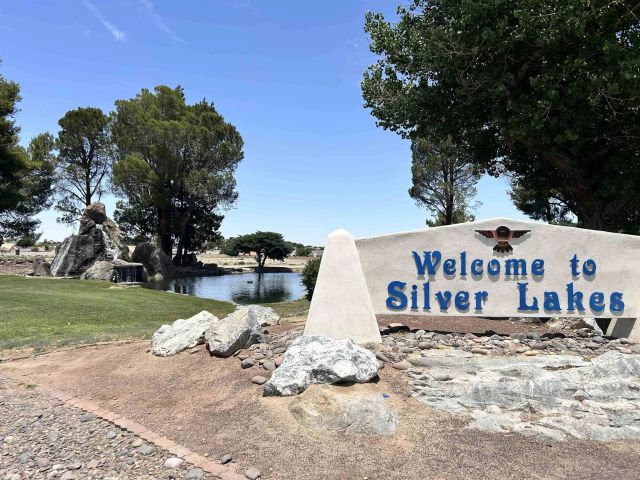 27452 Silver Lakes Pkwy, Helendale, CA 92342