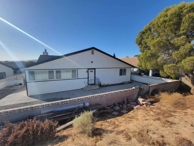 27452 Silver Lakes Pkwy, Helendale, CA 92342
