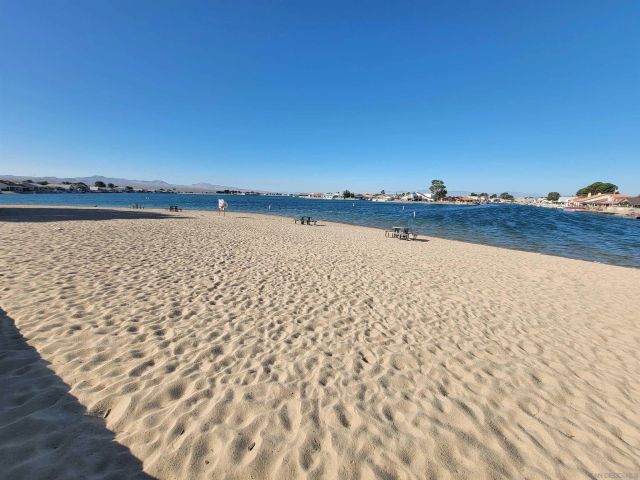 27452 Silver Lakes Pkwy, Helendale, CA 92342