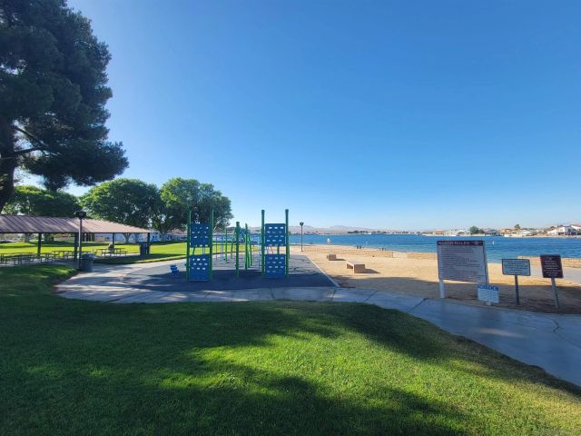 27452 Silver Lakes Pkwy, Helendale, CA 92342