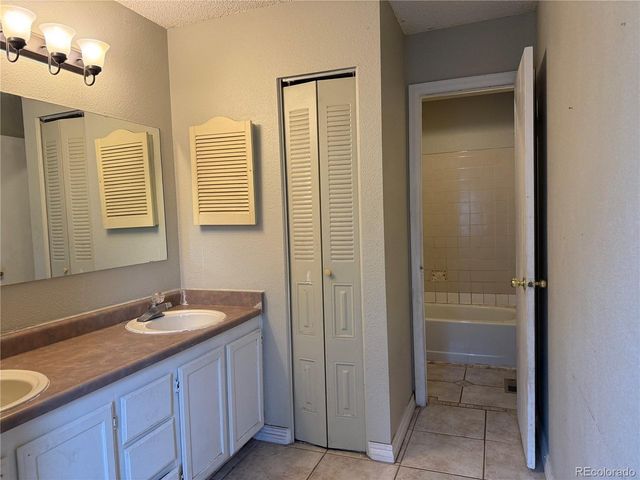 2090 Summerfield Dr, Castle Rock, CO 80104