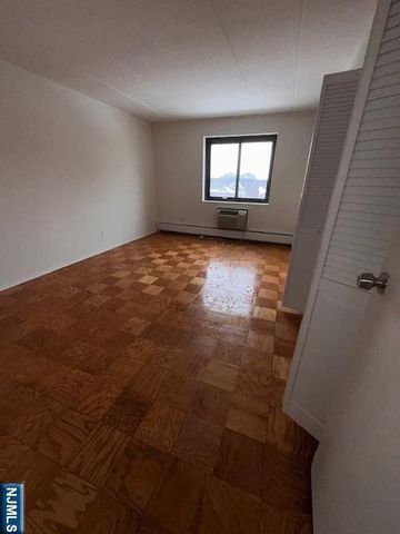 77 Prospect Avenue 6H, Hackensack, NJ 07601