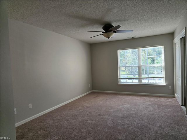 2559 Old Greenbrier RD, Chesapeake, VA 23325