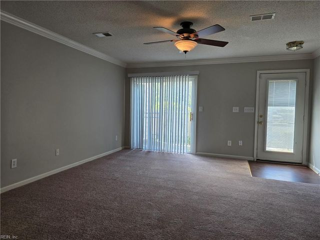 2559 Old Greenbrier RD, Chesapeake, VA 23325