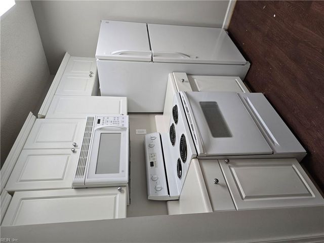 2559 Old Greenbrier RD, Chesapeake, VA 23325