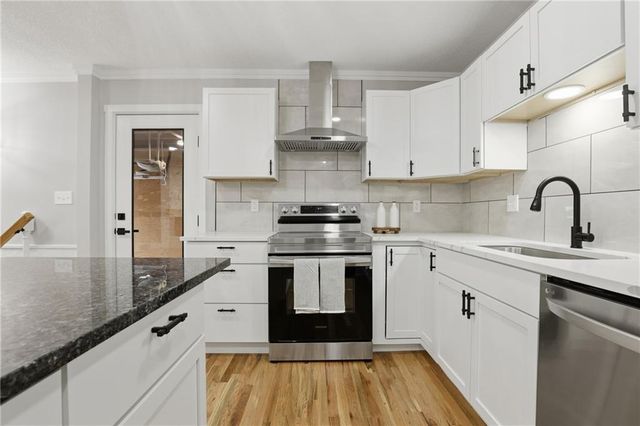 3041 S 46th Street, Kansas City, KS 66106