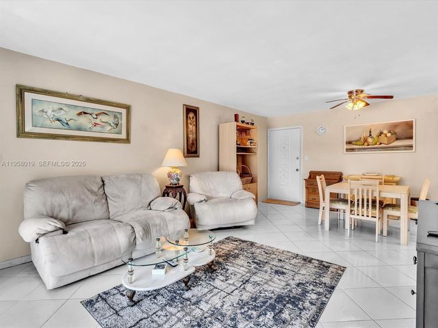 3020 NE 16th Ave 204, Oakland Park, FL 33334