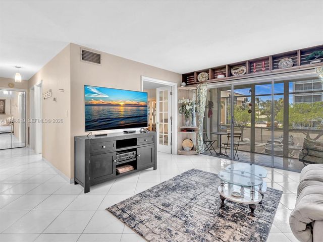 3020 NE 16th Ave 204, Oakland Park, FL 33334