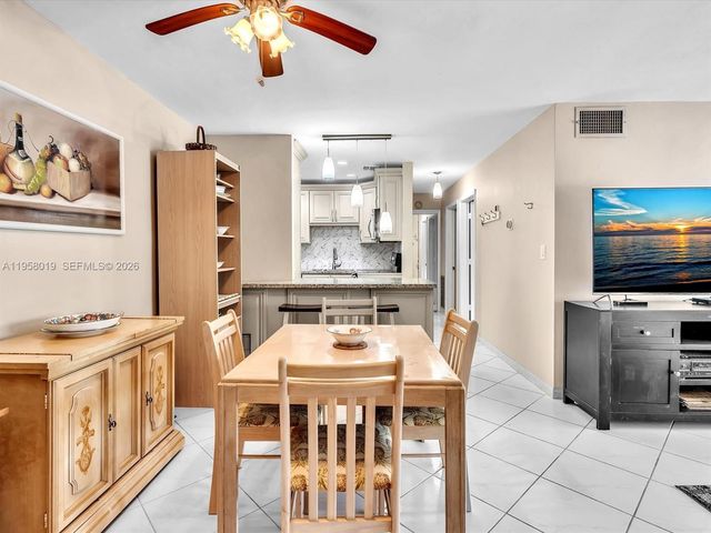 3020 NE 16th Ave 204, Oakland Park, FL 33334