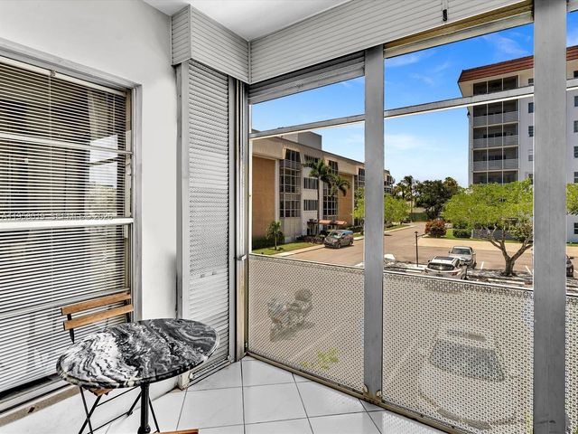 3020 NE 16th Ave 204, Oakland Park, FL 33334