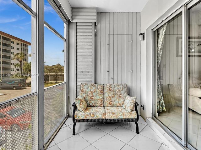 3020 NE 16th Ave 204, Oakland Park, FL 33334