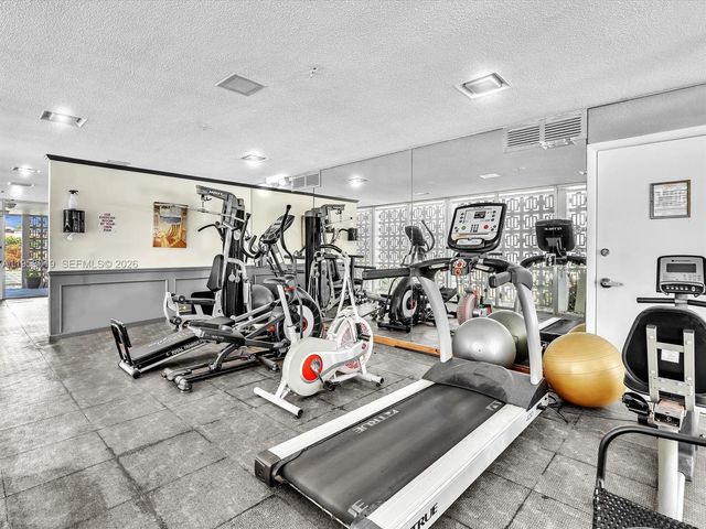 3020 NE 16th Ave 204, Oakland Park, FL 33334