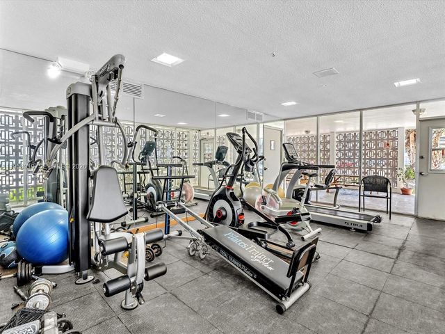 3020 NE 16th Ave 204, Oakland Park, FL 33334