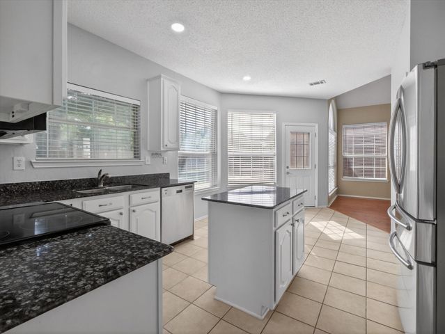 1929 Shenandoah Lane, Flower Mound, TX 75028