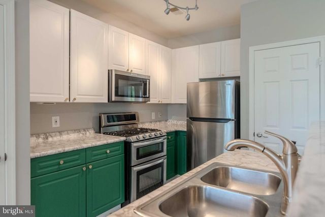 2663 MANHATTAN PL #308, Vienna, VA 22180
