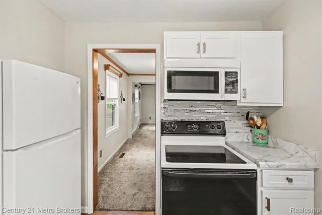 3222 Comer Drive, Flint, MI 48506