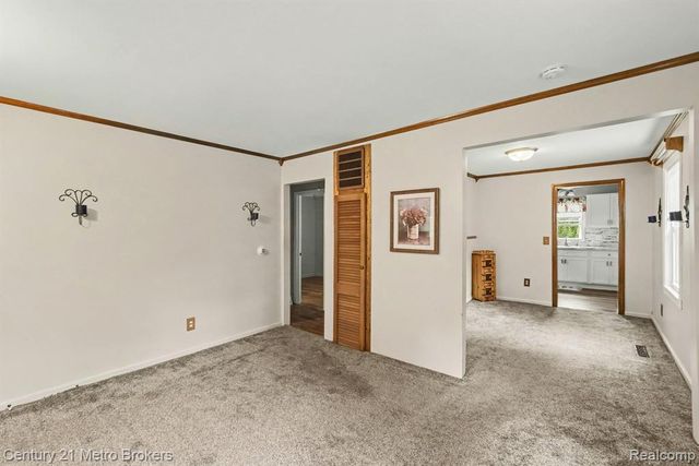 3222 Comer Drive, Flint, MI 48506