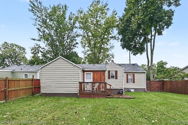 3222 Comer Drive, Flint, MI 48506