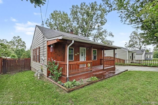 3222 Comer Drive, Flint, MI 48506