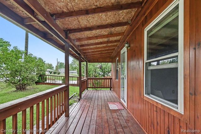 3222 Comer Drive, Flint, MI 48506