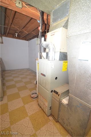 636 Woodstock Road, Akron, OH 44312