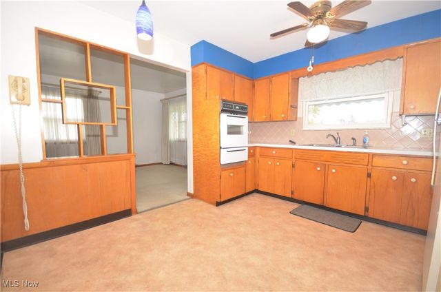 636 Woodstock Road, Akron, OH 44312