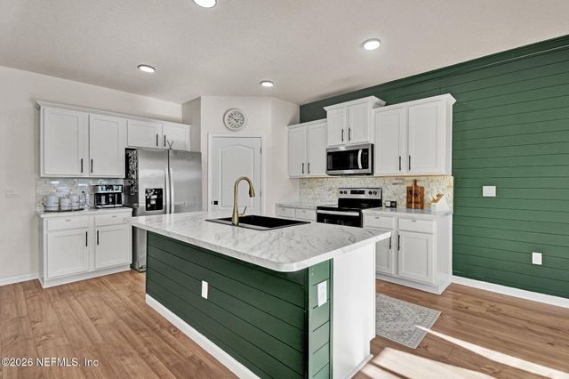 2465 FALLING STAR Lane, Green Cove Springs, FL 32043