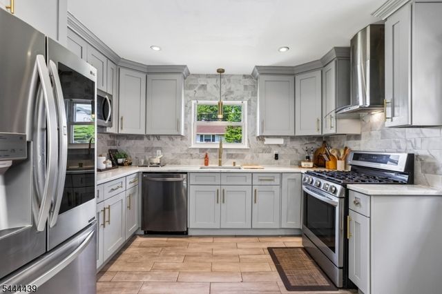 84 Howard Pl, Nutley Twp., NJ 07110
