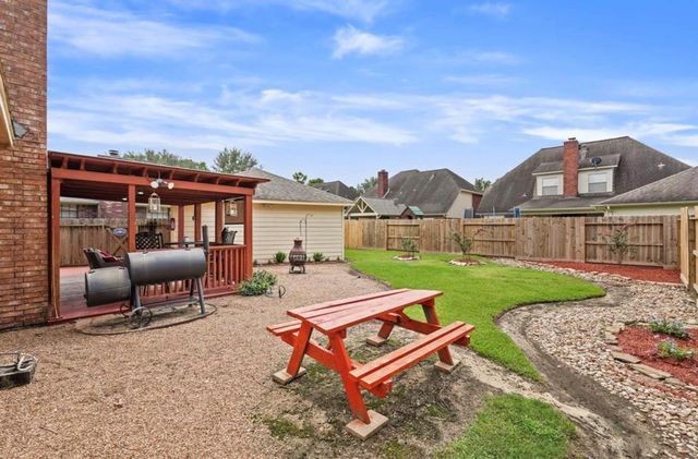 17335 Meadow Heights Drive, Houston, TX 77095