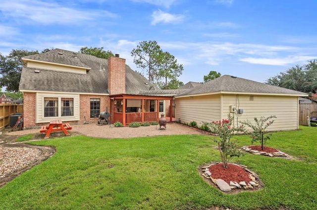 17335 Meadow Heights Drive, Houston, TX 77095