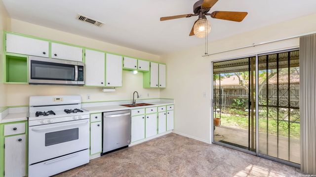 7306 CLEAR WATER ST, San Antonio, TX 78238