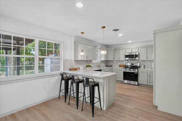 1301 Manor Drive, Cleburne, TX 76033