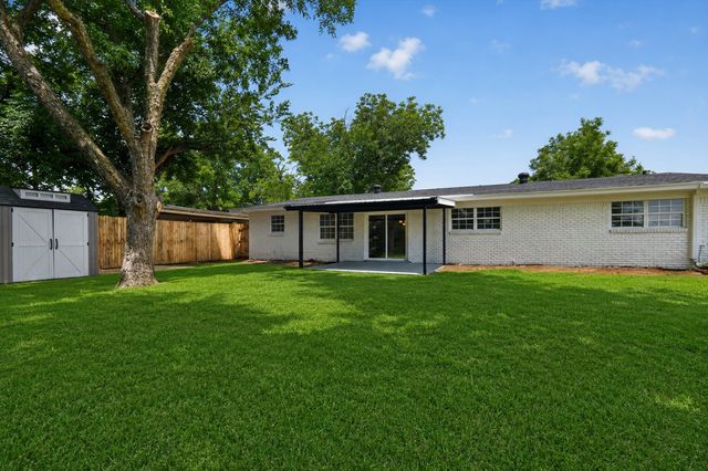 1301 Manor Drive, Cleburne, TX 76033