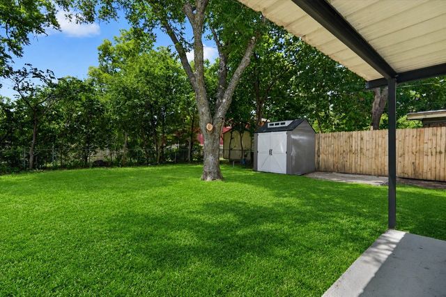 1301 Manor Drive, Cleburne, TX 76033