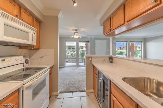 714 Oakmont Avenue 1101, Las Vegas, NV 89109