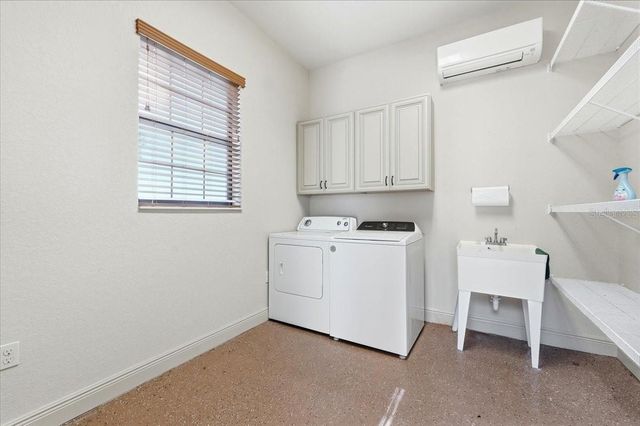 584 MEANDERING WAY, Polk City, FL 33868