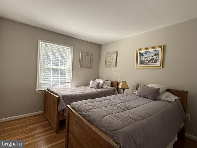 220 SUMMIT HALL RD, Gaithersburg, MD 20877