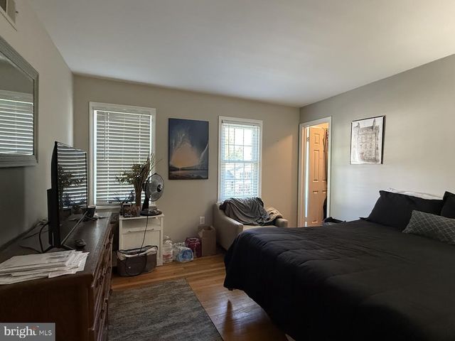 220 SUMMIT HALL RD, Gaithersburg, MD 20877