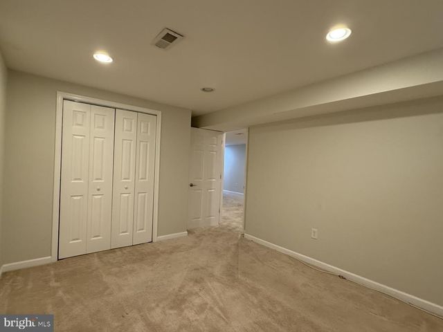 220 SUMMIT HALL RD, Gaithersburg, MD 20877
