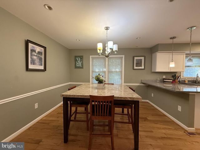220 SUMMIT HALL RD, Gaithersburg, MD 20877
