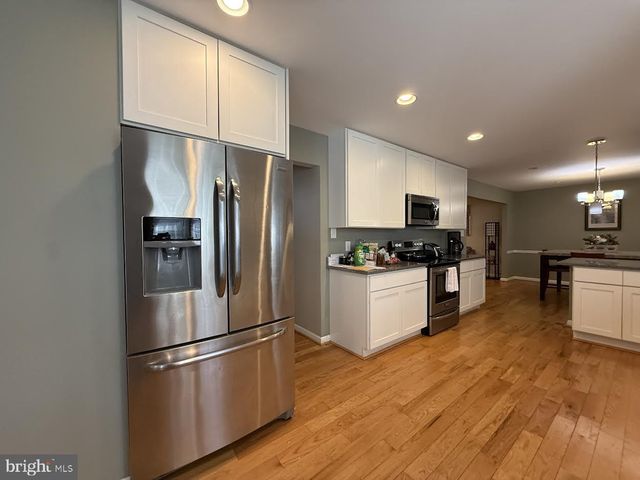 220 SUMMIT HALL RD, Gaithersburg, MD 20877