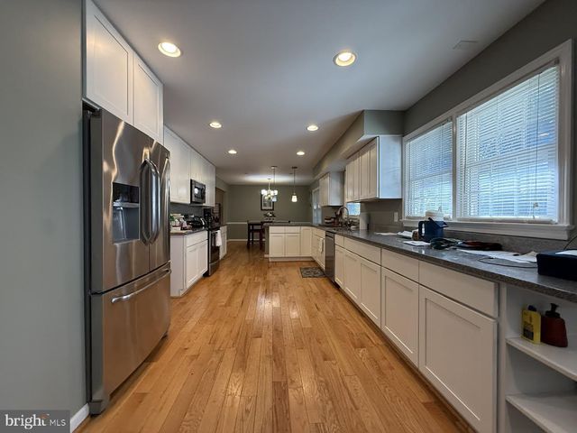 220 SUMMIT HALL RD, Gaithersburg, MD 20877