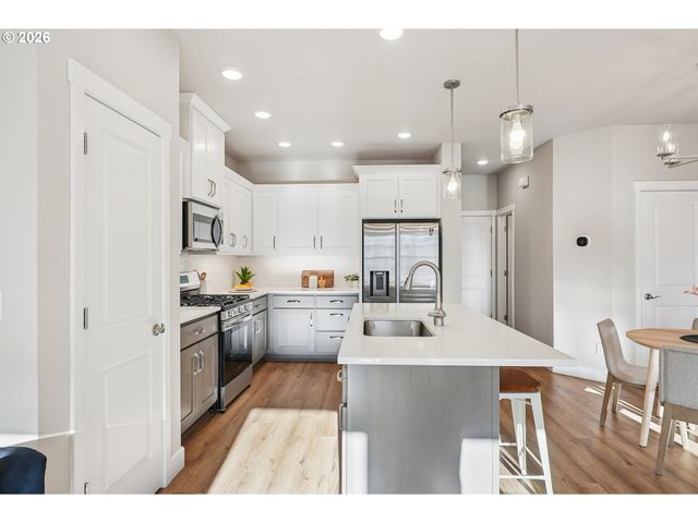 8422 Se STONECROP Ln, Hillsboro, OR 97123