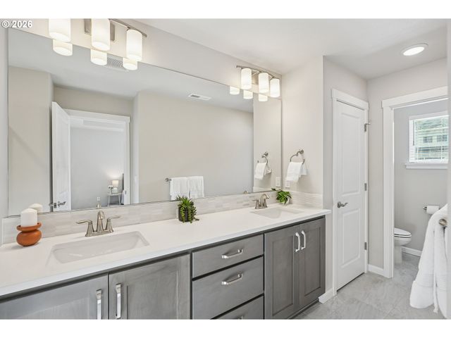 8422 Se STONECROP Ln, Hillsboro, OR 97123