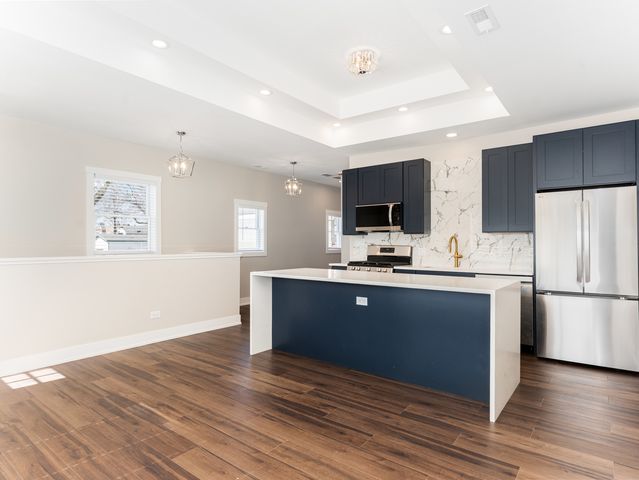 638 W 47th Street, Chicago, IL 60609